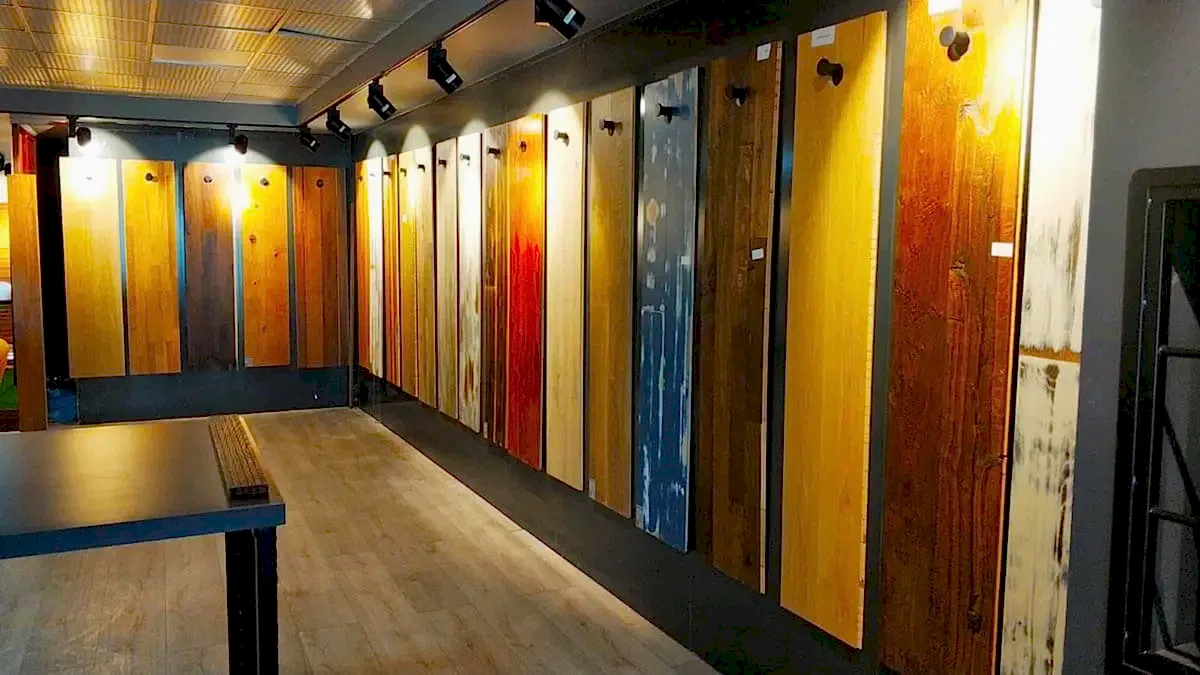 can parke showroom 1